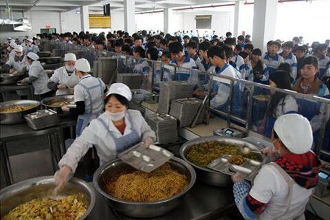 學校食堂承包這個近乎被壟斷的賺錢生意，如今卻“開不下去”？